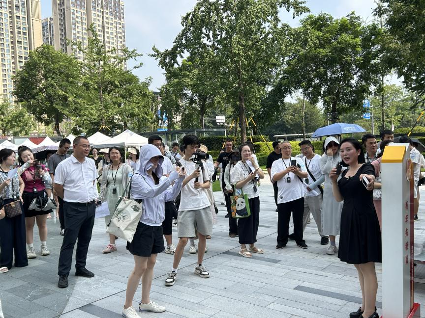 清凉“益”夏润心田，政企携手为骑手送关爱